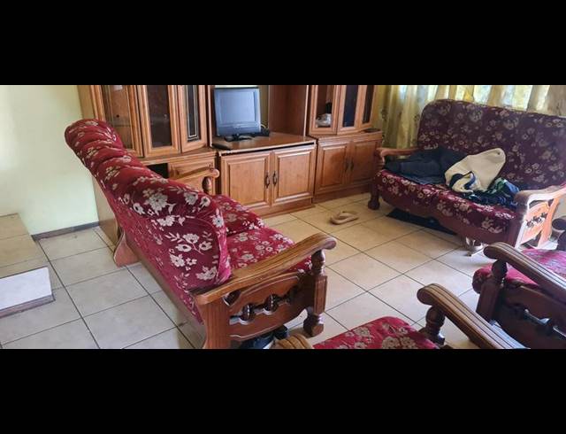 3 BEDROOM HOUSE FOR SALE IN UMLAZI C